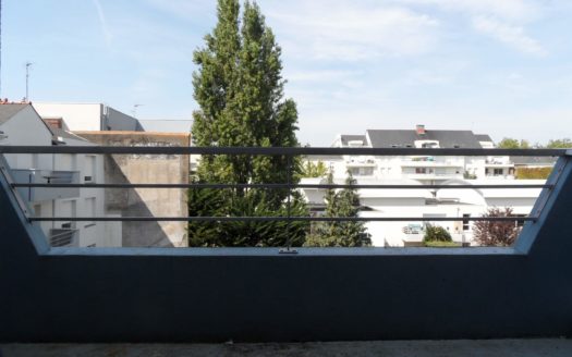 Nantes Centre ville : studio état neuf, lumineux avec balcon LIBRE DE LOCATAIRE