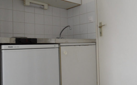 Nantes Centre ville : studio état neuf, lumineux avec balcon LIBRE DE LOCATAIRE