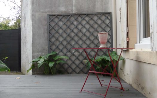 Nantes Gare Nord : maison de ville soignée avec terrasse sans vis-à-vis