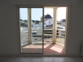 La Turballe, vue mer : 2 pièces libre, lumineux, avec balcon et parking