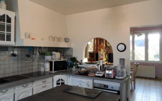 Guérande : maison lumineuse de 7 pièces et 5 ch. ; nombreuses évolutions possibles