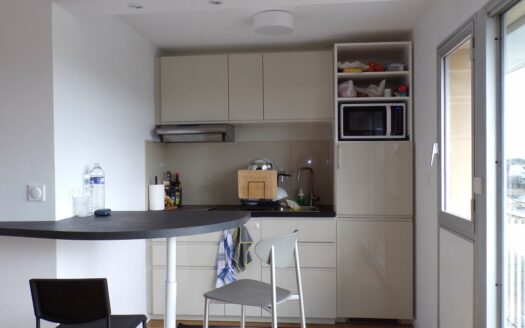 Quartier du Landry, studio au calme et lumineux avec balcon, vue dégagée plein Sud