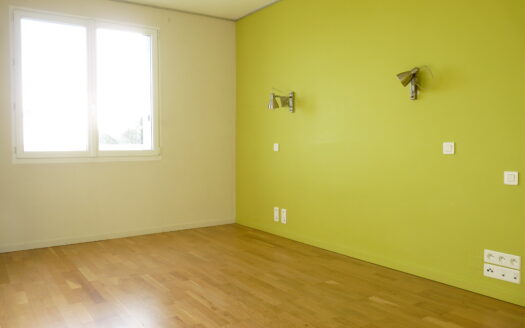 Appartement traversant 88 m2, 3 chambres, balcon