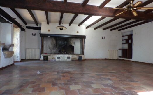 Lamagdelaine : propriété familiale, terrain avec vue panoramique, jardin et terrasse