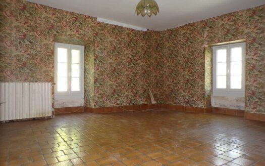 Lamagdelaine : propriété familiale, terrain avec vue panoramique, jardin et terrasse