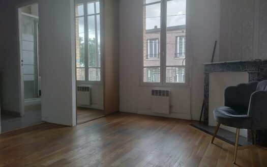 Signac : studio au calme et lumineux, libre de locataire