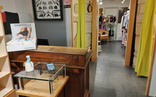 Vannes Intra-Muros : Fonds de commerce à céder – EMPLACEMENT N°1